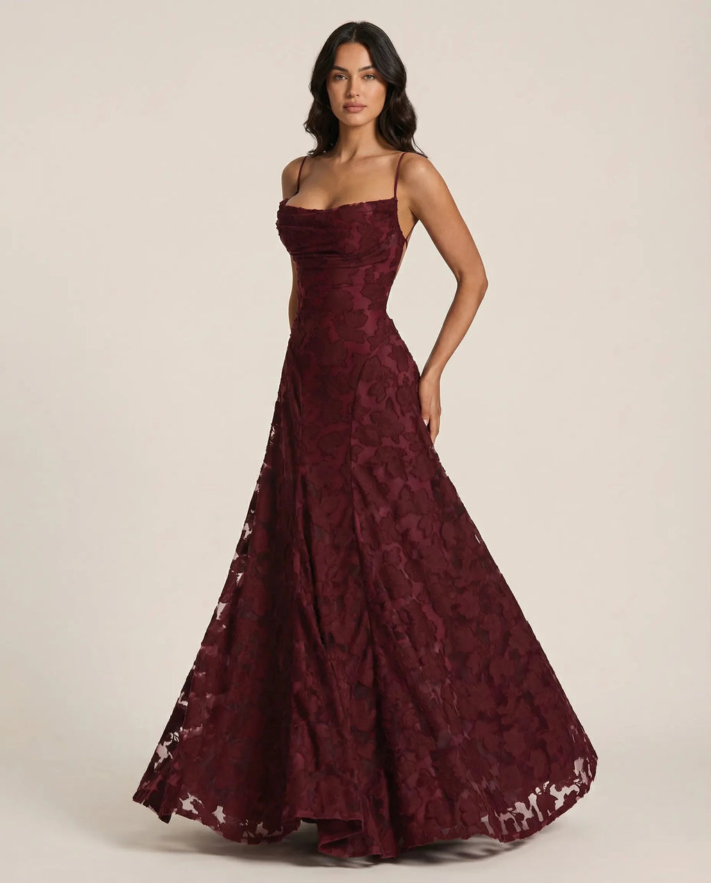 Aveline – La Robe Grâce Florissante — Rouge